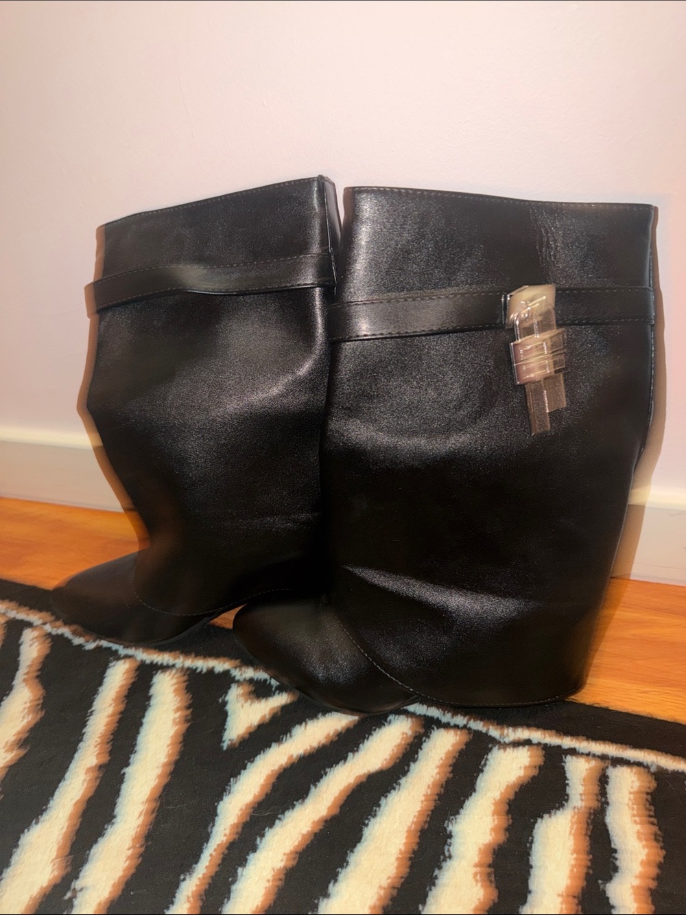 Shark lock Black Leather Tall Fashion Boots